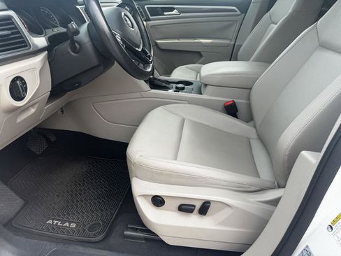 Used 2019 Volkswagen Atlas SE w/ Towing Package AWD/4WD image 15