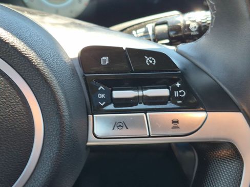 Used 2023 Hyundai Elantra Limited FWD image 20