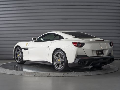 Used 2021 Ferrari Portofino RWD image 11