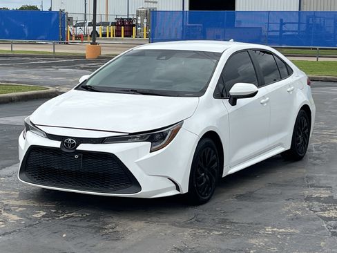 Used 2021 Toyota Corolla LE FWD image 5