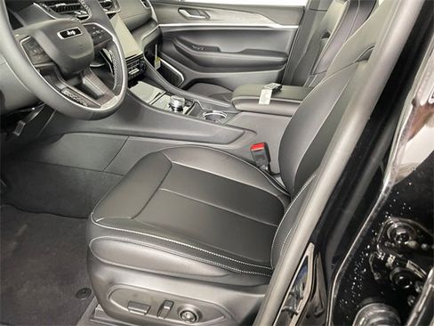 New 2025 Jeep Grand Cherokee Limited 4xe image 2