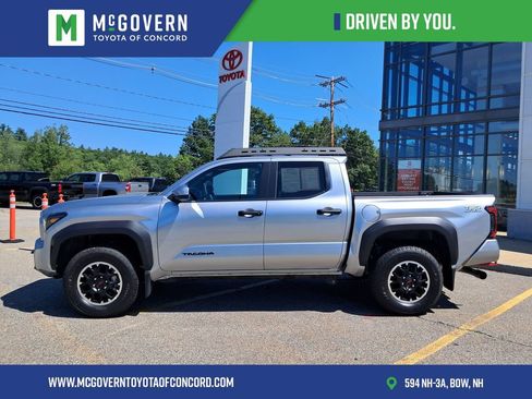 Used 2025 Toyota Tacoma TRD Off-Road AWD/4WD image 2