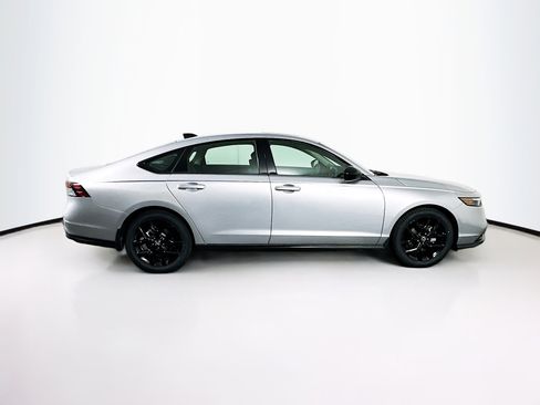 Used 2025 Honda Accord SE image 10