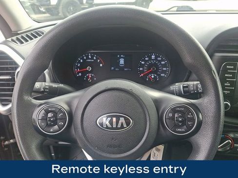 Used 2020 Kia Soul LX FWD image 4