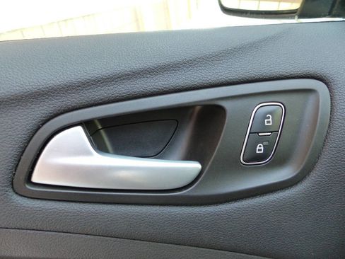 Used 2018 Ford Escape SEL image 18