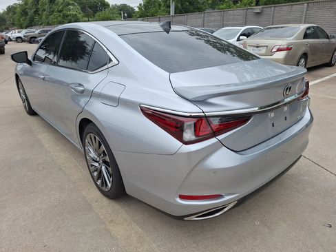 Used 2025 Lexus ES 350 Ultra Luxury FWD image 4