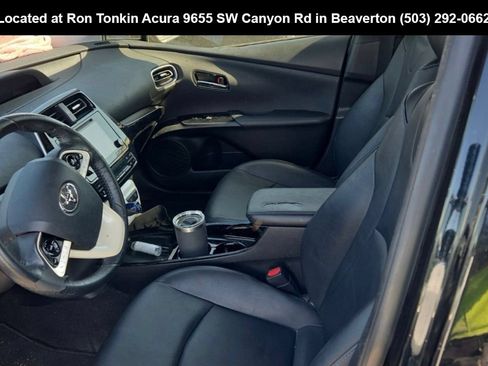 Used 2017 Toyota Prius Three Touring w/ Carpet Mat Package FWD image 11
