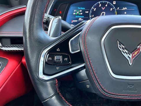 Used 2021 Chevrolet Corvette Stingray w/ Z51 Performance Package image 17