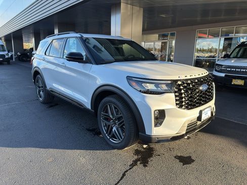 New 2026 Ford Explorer ST-Line w/ ST-Line Street Pack image 1