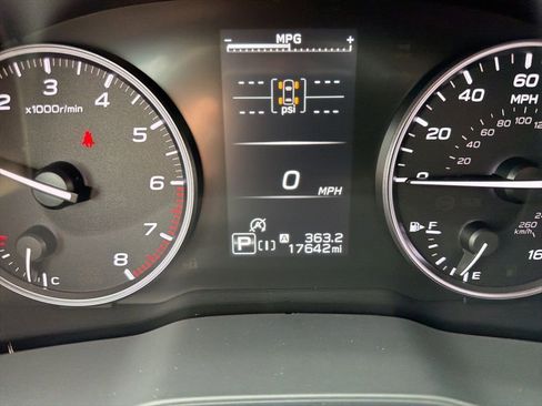 Certified 2025 Subaru Crosstrek 2.5i Limited w/ Crosstrek Mirror Package image 33