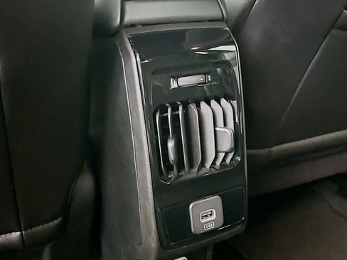 Used 2024 Jeep Compass Latitude image 13