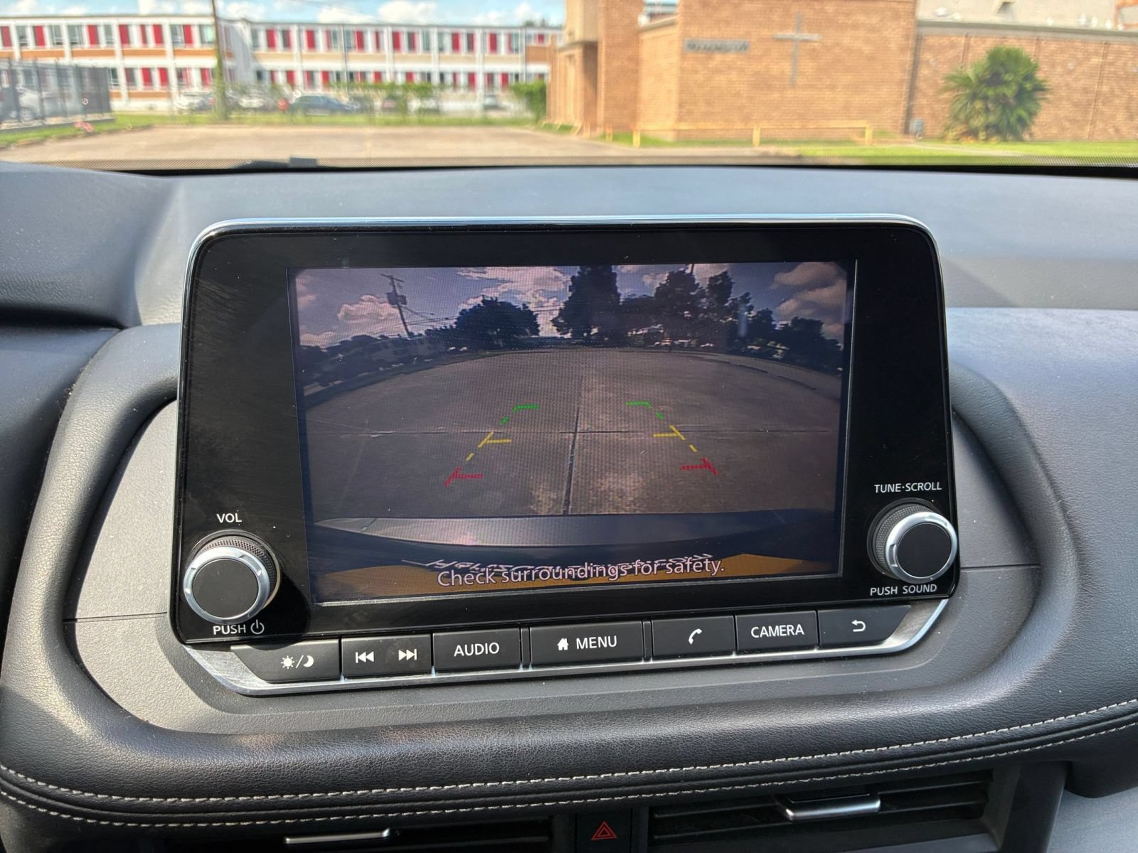Used 2025 Nissan Rogue SV FWD image 25