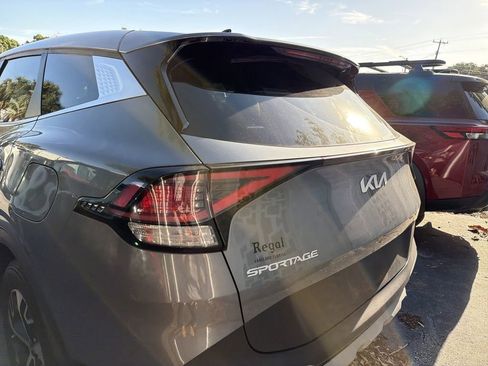 Certified 2023 Kia Sportage EX FWD image 8