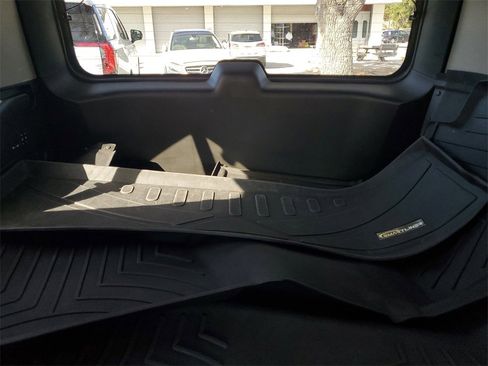 Used 2019 GMC Yukon SLT image 12