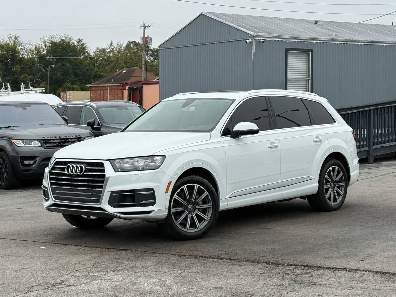 Used 2017 Audi Q7 3.0T Prestige AWD/4WD image 1