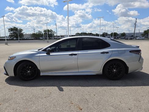Used 2021 Toyota Camry SE FWD image 14