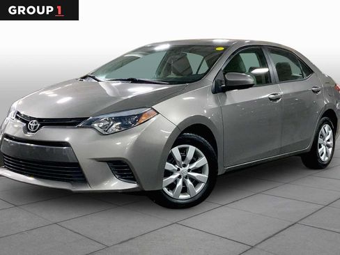 Used 2015 Toyota Corolla LE FWD image 1