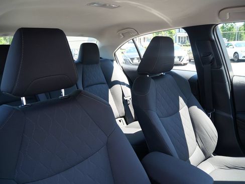 Used 2020 Toyota Corolla LE FWD image 18