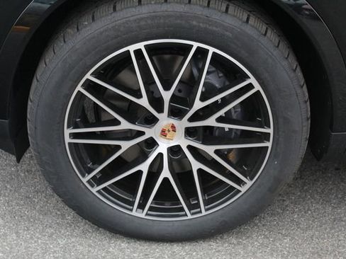 New 2026 Porsche Cayenne image 15