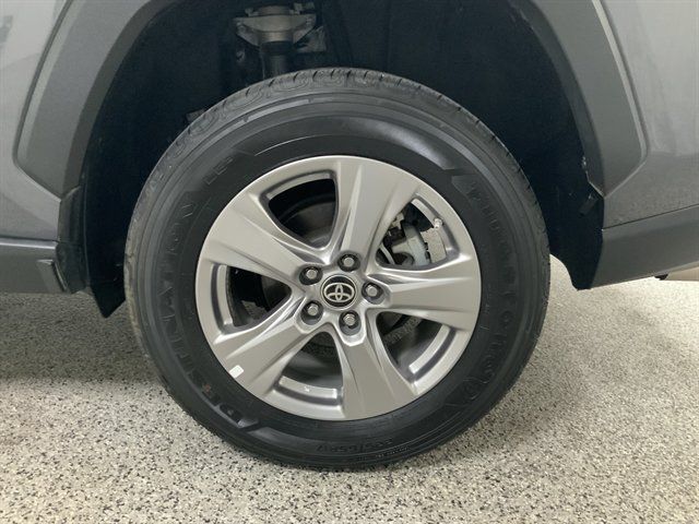 Used 2023 Toyota RAV4 LE AWD/4WD image 11