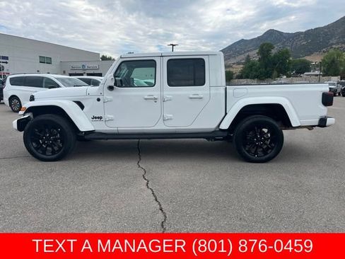 Used 2023 Jeep Gladiator Overland AWD/4WD image 7