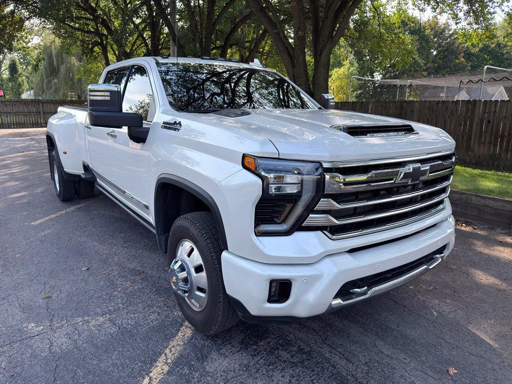 Used 2025 Chevrolet Silverado 3500 High Country w/ High Country Premium Package AWD/4WD image 12