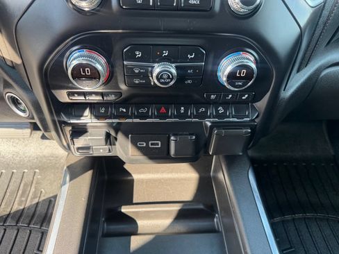 Used 2022 GMC Sierra 2500 AT4 w/ Driver Alert Package I AWD/4WD image 38