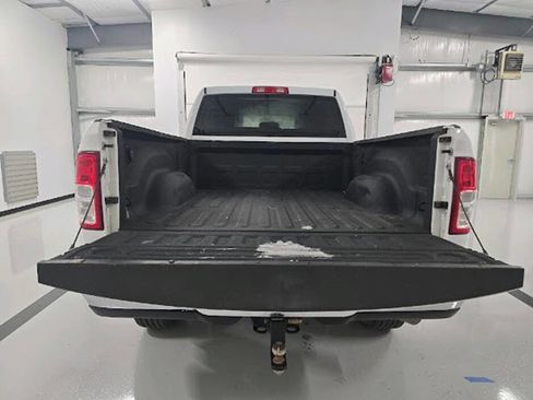 Used 2022 RAM 2500 Tradesman w/ Chrome Appearance Group AWD/4WD image 7