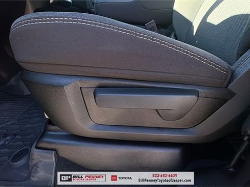 Used 2024 RAM 2500 Tradesman w/ Chrome Appearance Group image 15