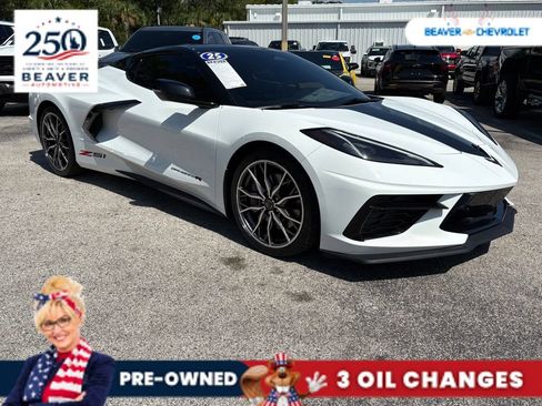 Used 2025 Chevrolet Corvette Stingray Premium Conv w/ Z51 Performance Package RWD image 9