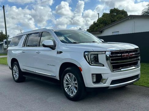 Used 2022 GMC Yukon XL SLT w/ SLT Luxury Package RWD image 1