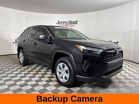Used 2024 Toyota RAV4 LE FWD image 4