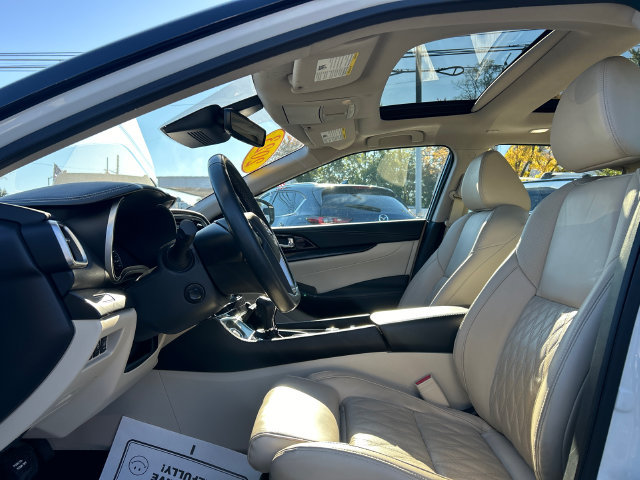Used 2023 Nissan Maxima Platinum w/ Sport Mat Group FWD image 13