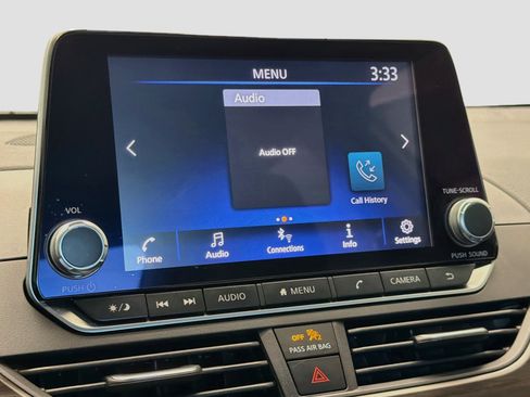 Used 2024 Nissan Altima 2.5 SV FWD image 9