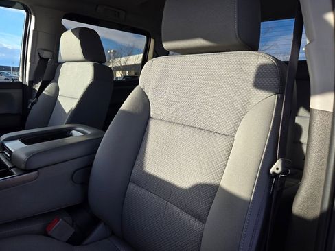 Used 2018 Chevrolet Silverado 1500 Custom w/ Custom Value Package image 15