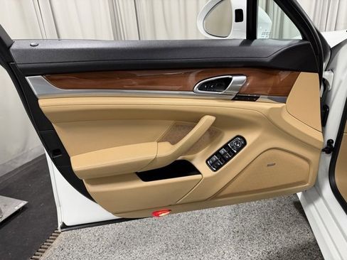 Used 2016 Porsche Panamera Edition image 19
