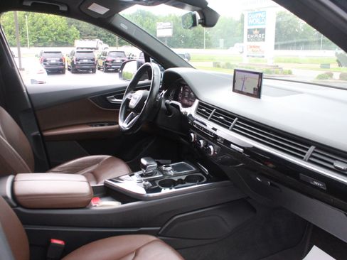 Used 2017 Audi Q7 3.0T Premium Plus AWD/4WD image 34