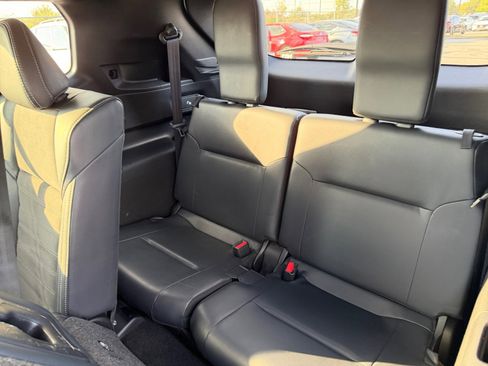 Used 2024 Mitsubishi Outlander SE image 25