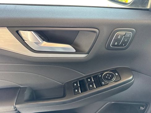 Certified 2023 Ford Escape Platinum w/ Premium Technology Package AWD/4WD image 20