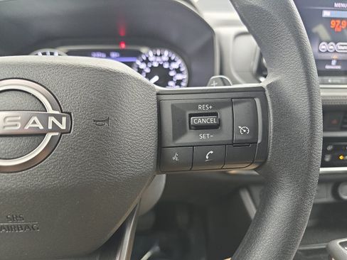 Used 2025 Nissan Rogue S AWD/4WD image 15