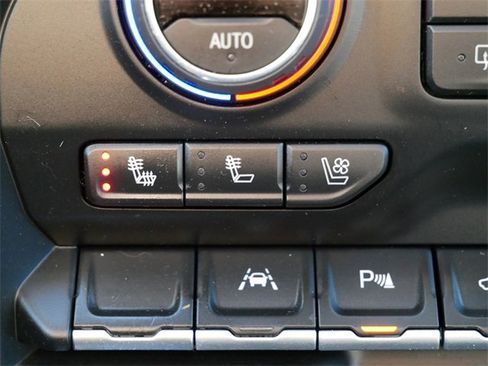 Used 2022 Chevrolet Silverado 1500 LTZ w/ LTZ Premium Package image 17