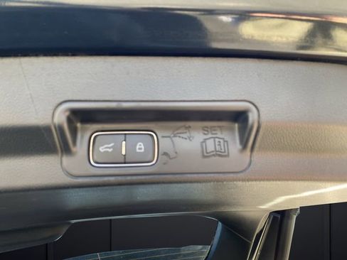 Certified 2022 Ford Explorer XLT w/ Equipment Group 202A image 14