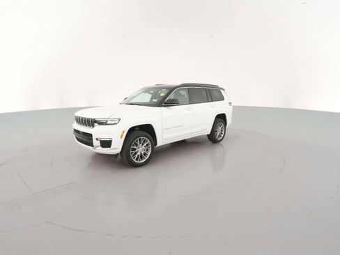 New 2025 Jeep Grand Cherokee L Summit w/ Luxury Tech Group V image 4