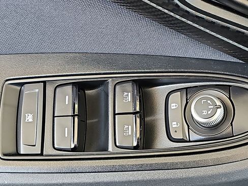 Used 2023 Subaru Crosstrek 2.0i Premium image 33