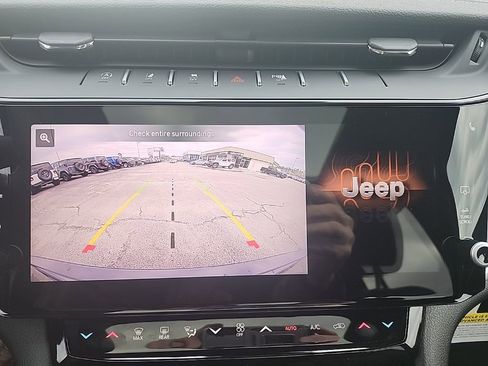 New 2026 Jeep Grand Cherokee Limited w/ Limited Altitude Package AWD/4WD image 12