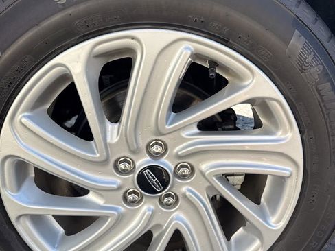 Used 2023 Lincoln Corsair AWD image 9