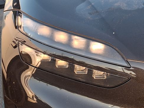 Certified 2023 Genesis GV60 Performance AWD/4WD image 9
