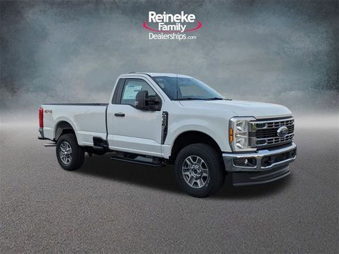 New 2025 Ford F350 XLT image 3