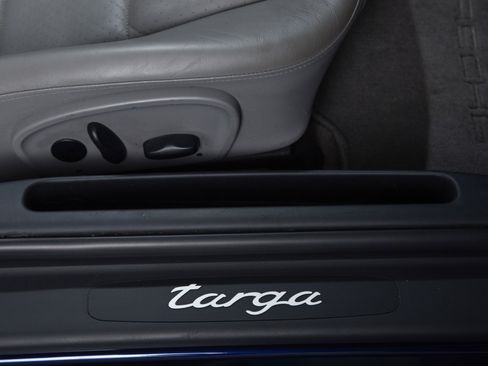 Used 2004 Porsche 911 Targa RWD image 19