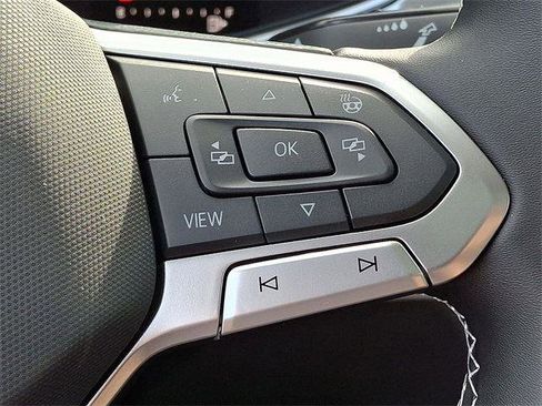 New 2025 Volkswagen Taos SE image 19